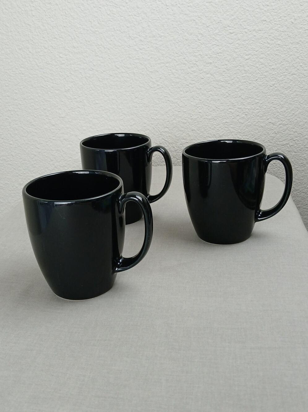 Corelle Set of 3 Classic 12 oz Black Mugs 4" tall coffee tea beverage curved